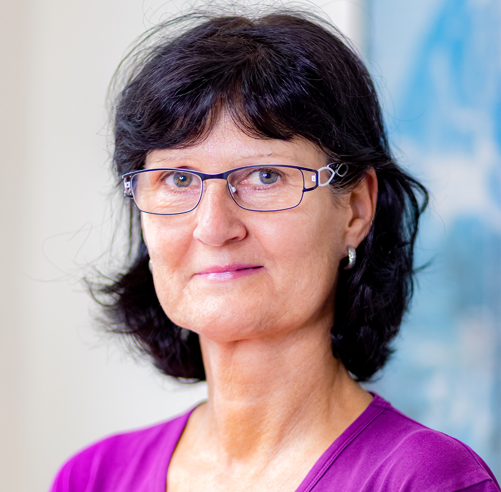 Simone Schamal, Rezeptionistin und Zahnmedizinische Fachangestellte